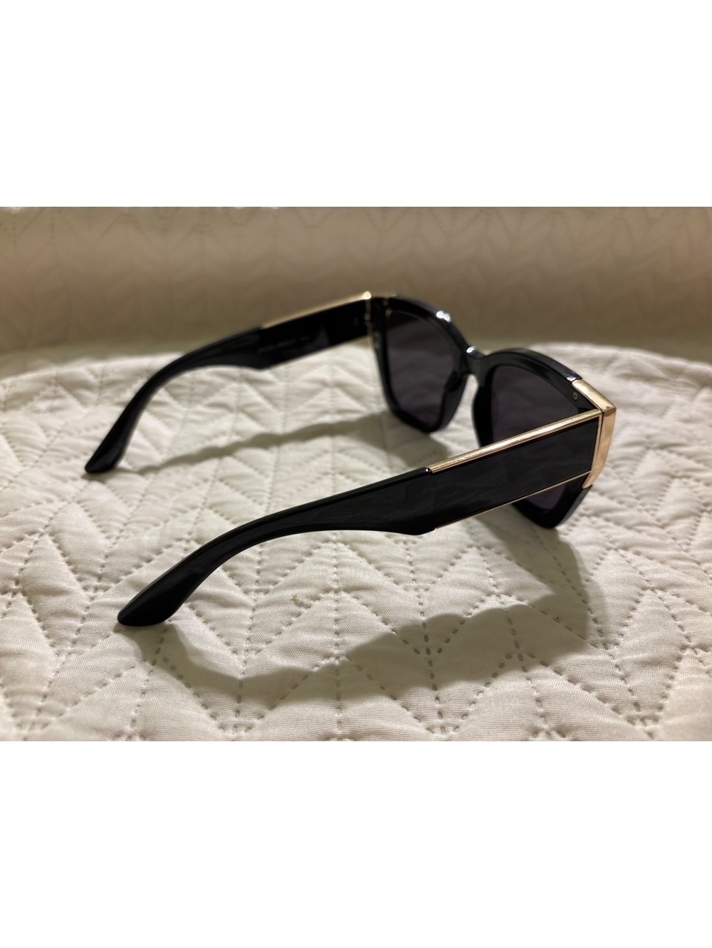 Foster Grant Ladies' Fashion Black Cat Eye Sunglasses - Picture 7 of 8
